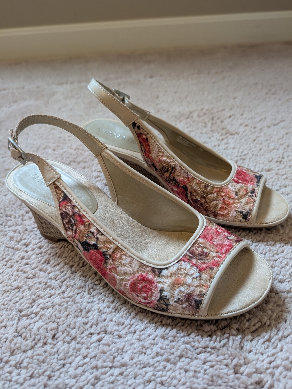Aerosoles "Dozen Roses" Wedge Sandals 7M